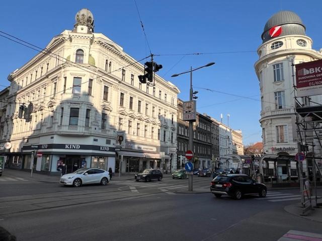 City&More! Schickes Apartment Beim Elterleinplatz! Вена Экстерьер фото